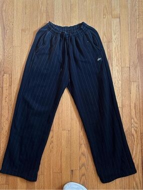 ALO Yoga Men’s Black Pinstripe sweat Pants